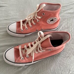 Converse Pink High-Top Sneakers Classic Canvas Design